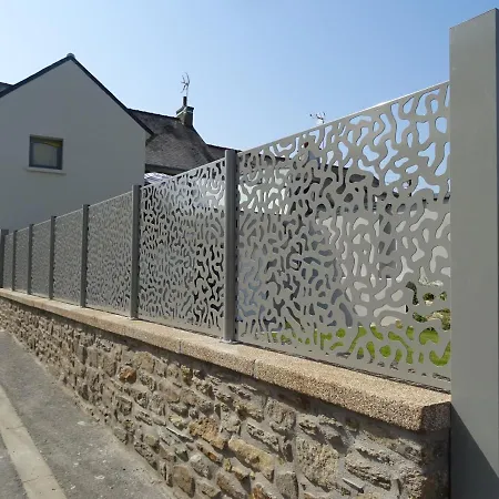 Cote Jardin - - Standing - Proche Centre Et Port Appartement *
